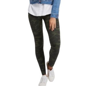 SPANX | Women’s Look At Me Now Seamless Green Camo High Rise Leggings Medium EUC
